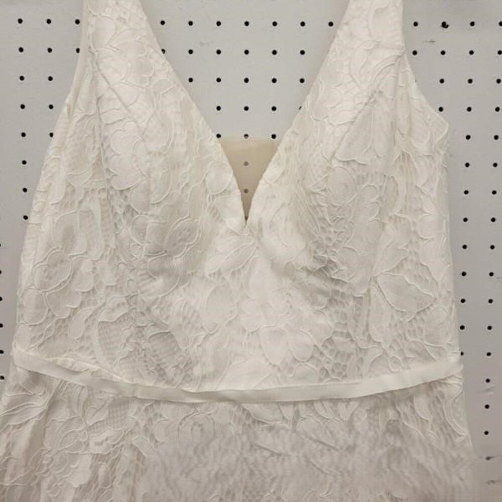 NWT DB Ivory wedding dress, square back allover stretch lace sweetheart size 14 - Picture 6 of 11